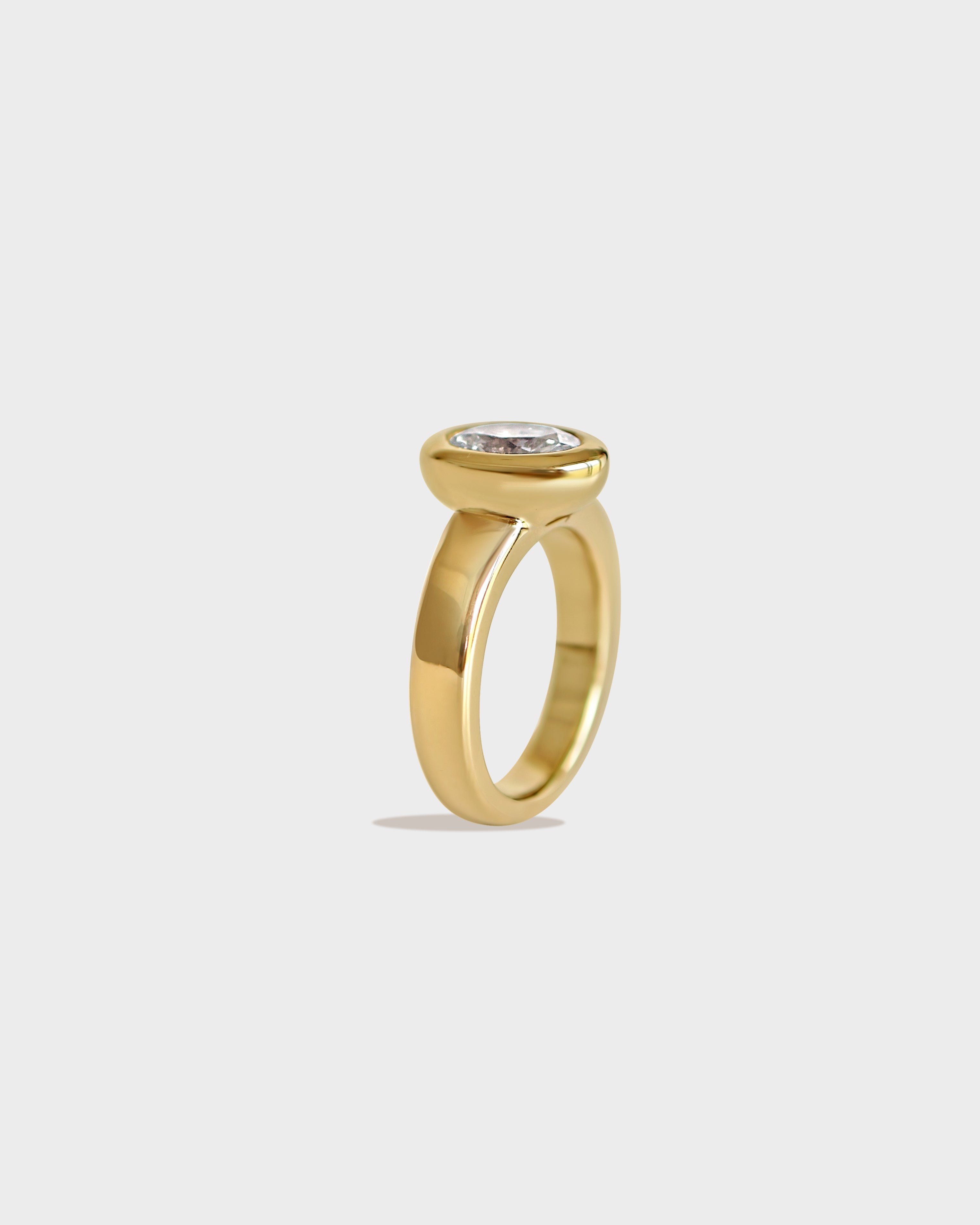 Bold Oval Solitaire