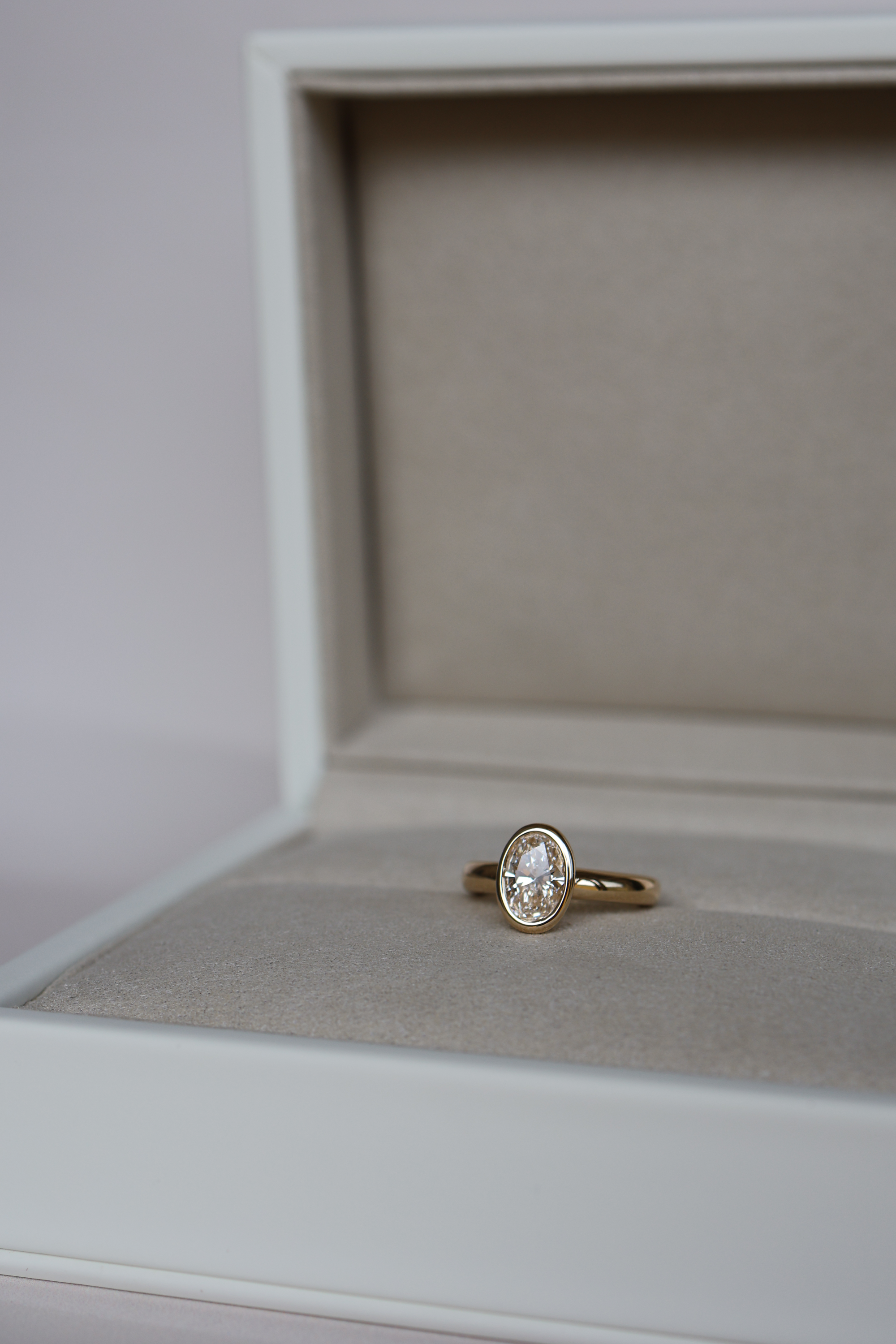 Oval Solitaire